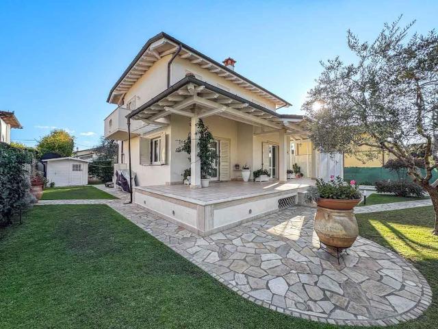 Villa in vendita a Pietrasanta
