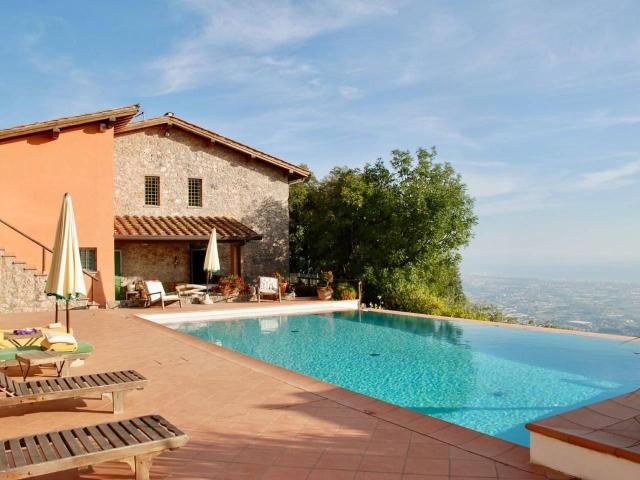 Villa in vendita a Pietrasanta