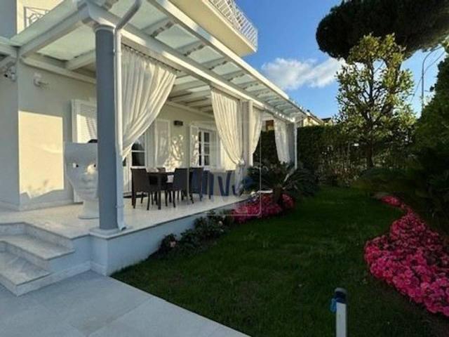 Villa in vendita a Pietrasanta
