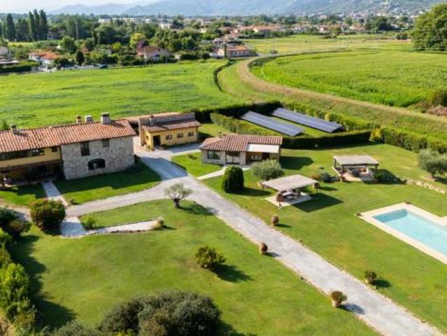 Villa in vendita a Pietrasanta 550 mq Rif: 1428249
