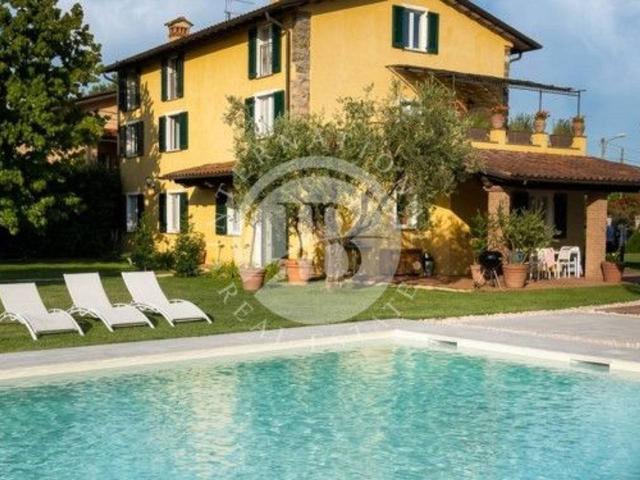 Villa in vendita a Pietrasanta