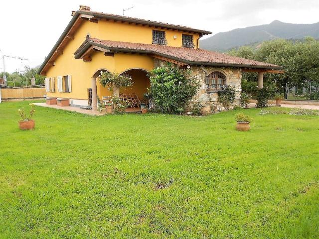 Villa in vendita a Pietrasanta