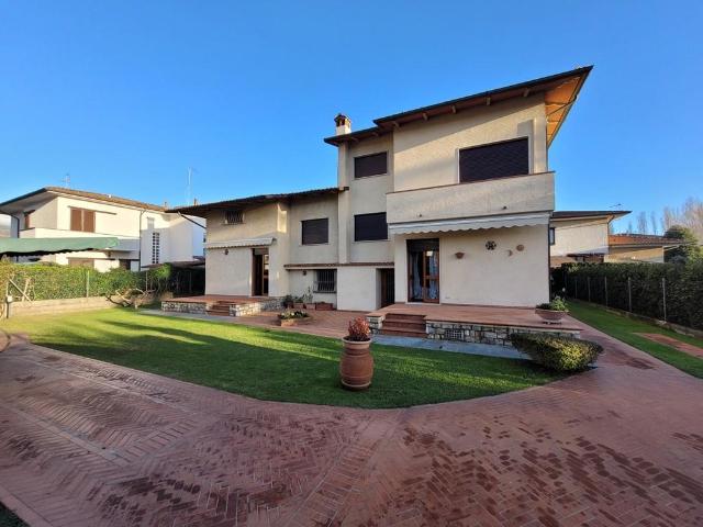 Villa in vendita a Pietrasanta