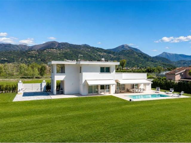 Villa in vendita a Pietrasanta LU