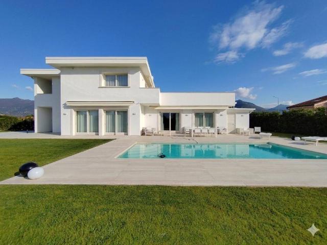 Villa in vendita a Pietrasanta LU
