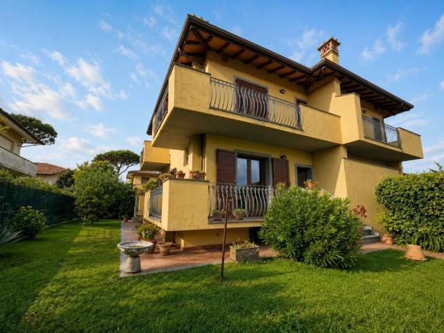 Villa in vendita a Pietrasanta LU