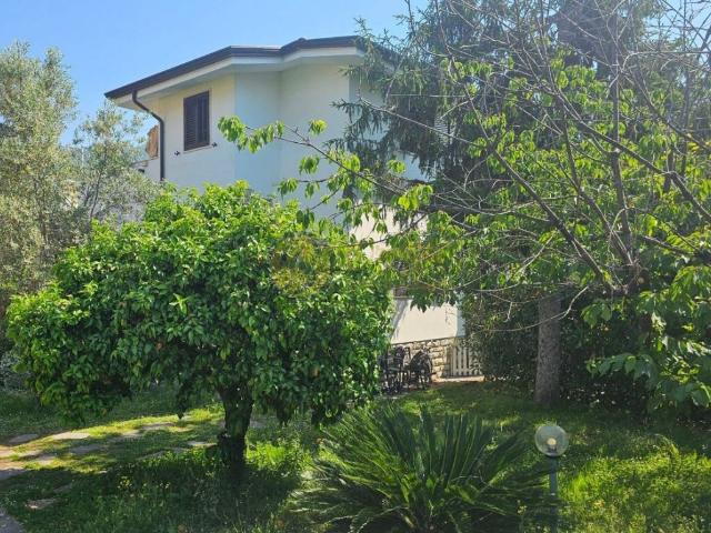Villa in vendita a Pietrasanta LU