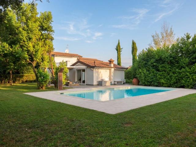 Villa in vendita a Pietrasanta LU