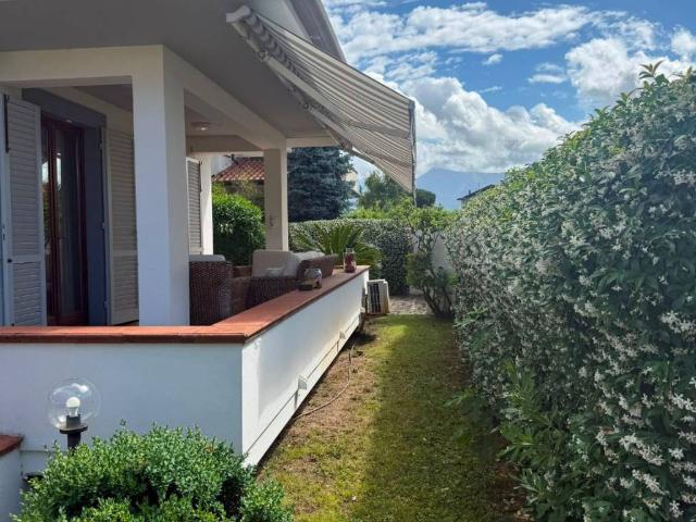 Villa in vendita a Pietrasanta LU