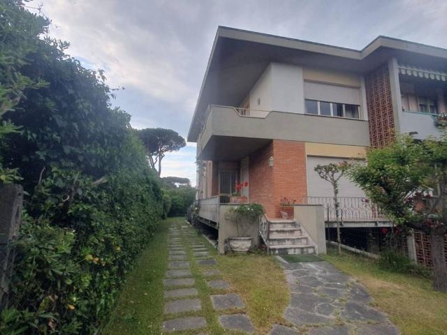 Villa in vendita a Pietrasanta LU