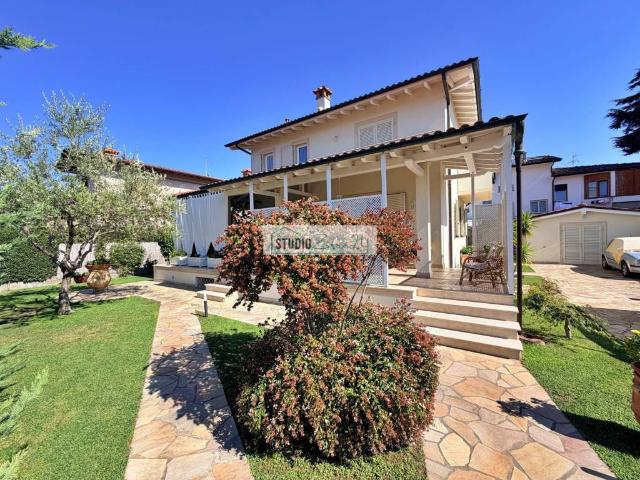 Villa in vendita a Pietrasanta LU