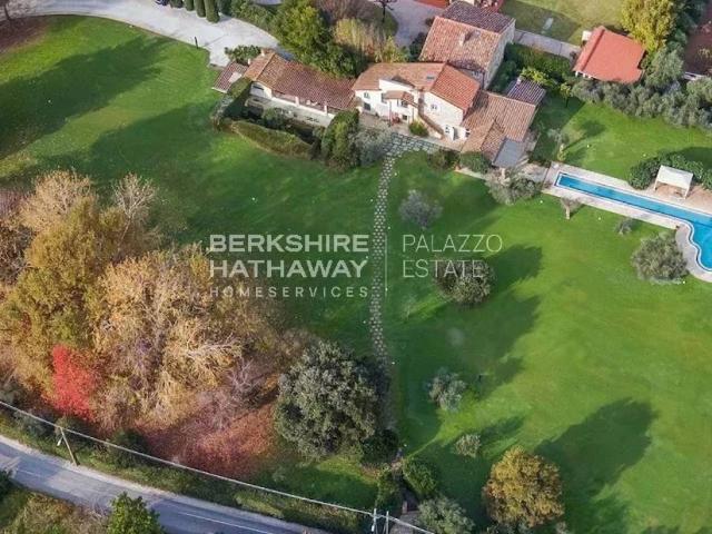 Villa in vendita a Forte dei Marmi LU