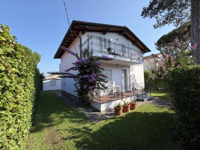 Villa in vendita a Pietrasanta LU