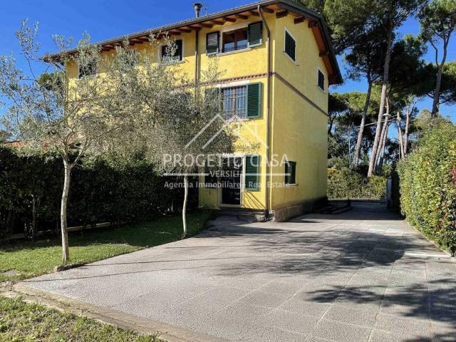 Villa in vendita a Pietrasanta LU
