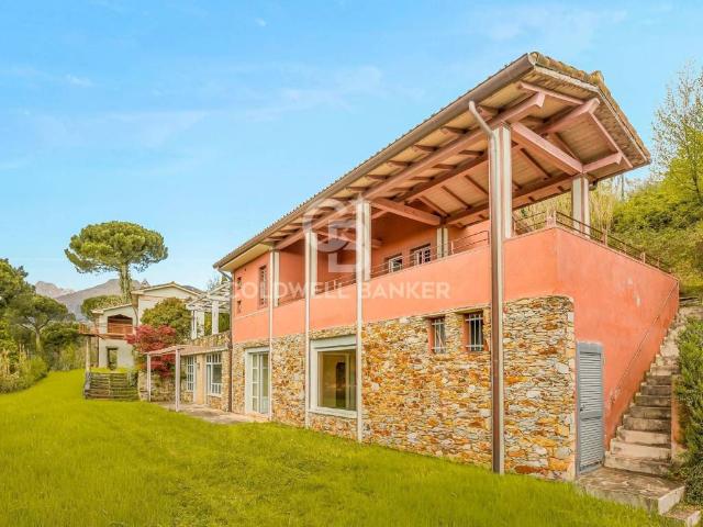 Villa in vendita a Pietrasanta LU