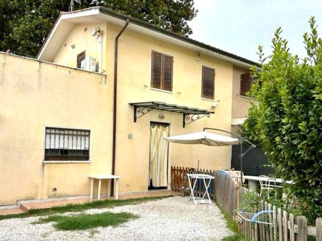 Villa in vendita a Pietrasanta LU