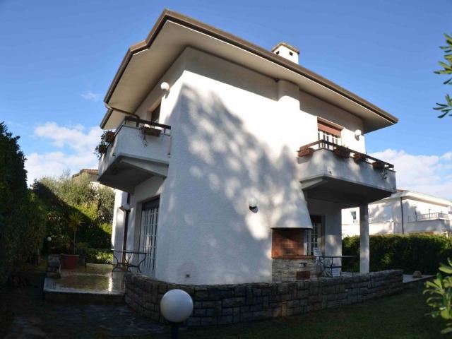 Villa in vendita a Pietrasanta LU