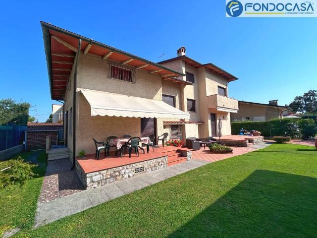 Villa in vendita a Pietrasanta LU