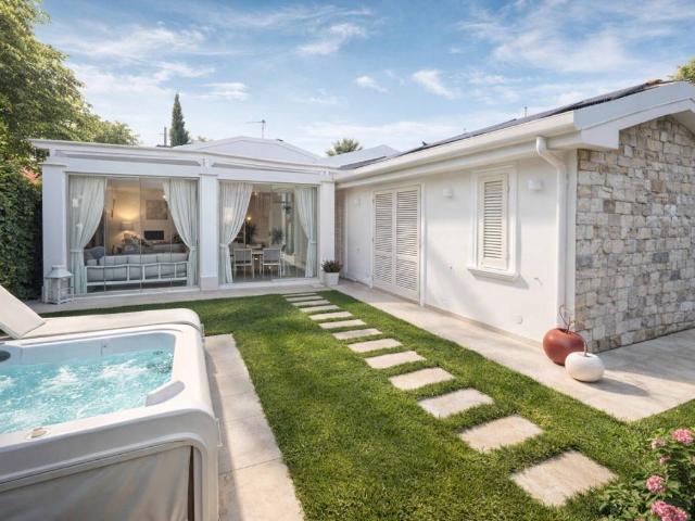 Villa in vendita a Pietrasanta LU