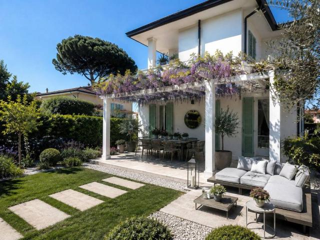 Villa in vendita a Pietrasanta LU