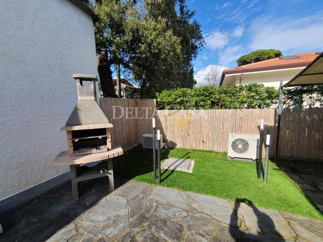 VILLA in VENDITA a PIETRASANTA Marina di Pietrasanta di 5 vani
