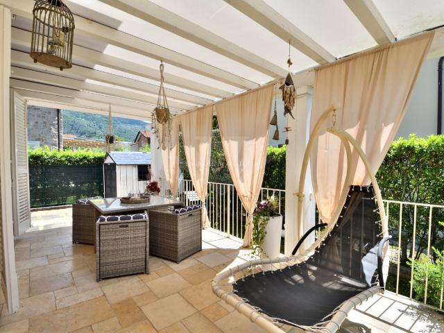 VILLA in VENDITA a PIETRASANTA RESIDENZIALE di 11 vani