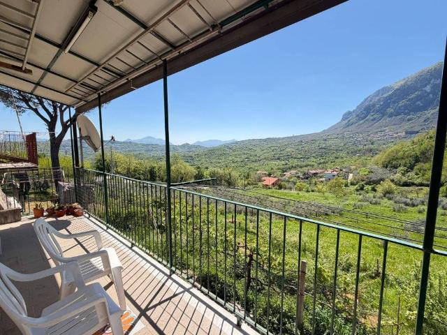 Villa in vendita a Pietrastornina AV
