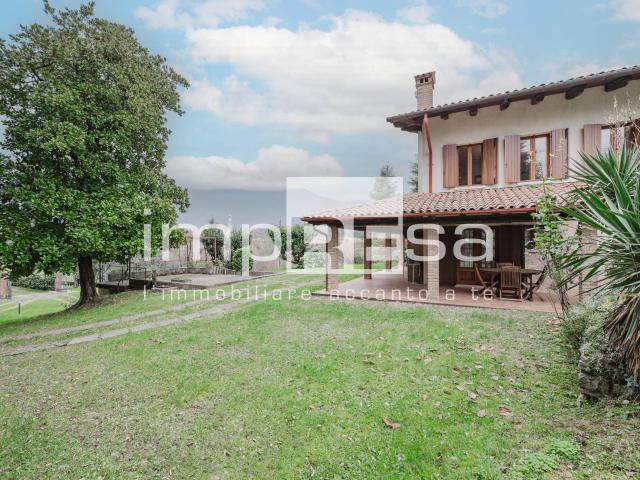 Villa in vendita a Pieve del Grappa