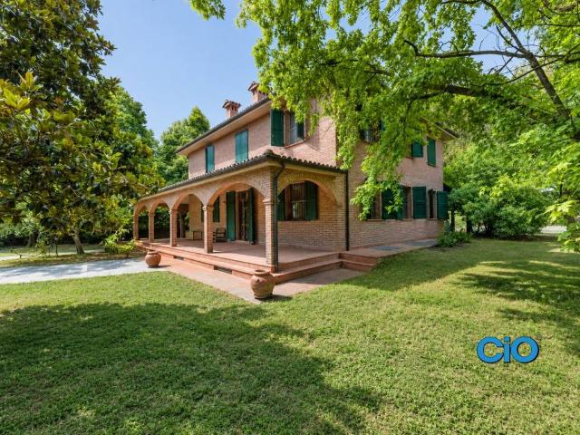Villa in vendita a Pieve di Cento BO
