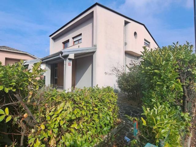 Villa in vendita a Pieve Emanuele MI