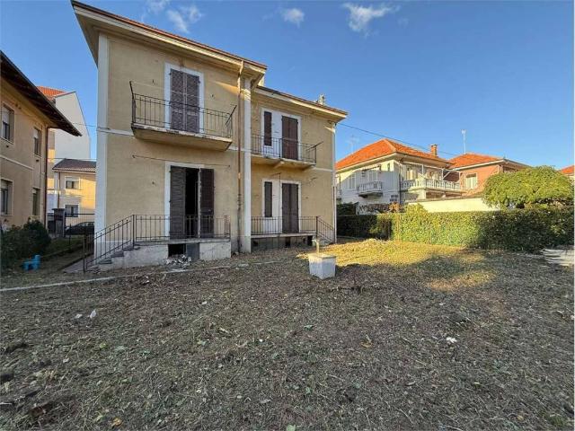 Villa in vendita a Pinerolo TO