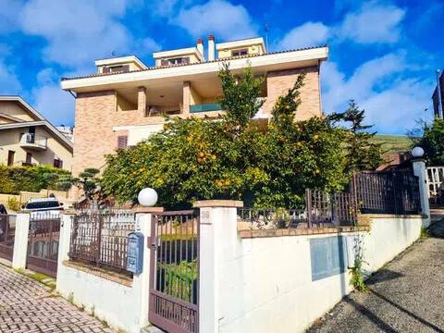 Villa in vendita a Pineto TE