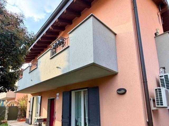 Villa in vendita a Pioltello MI