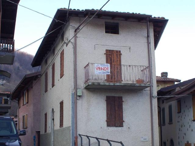 Villa in vendita a Pisogne BS