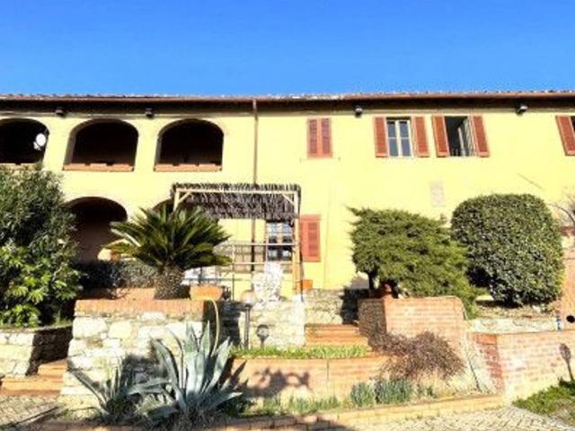 Villa in vendita a Pistoia