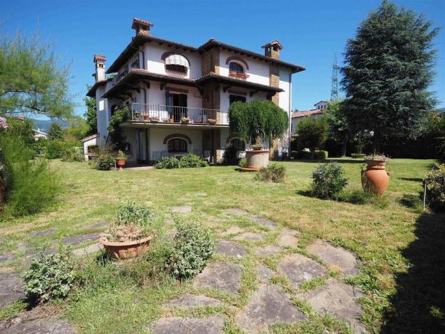 Villa in vendita a Pistoia