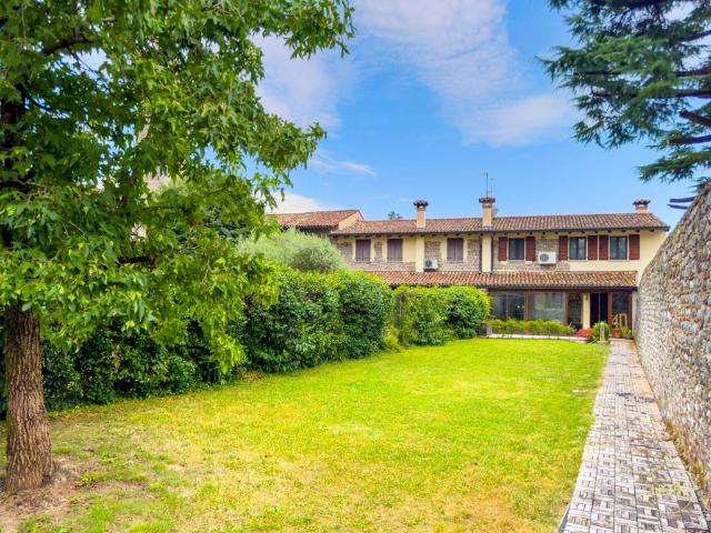Villa in vendita a Pradamano UD