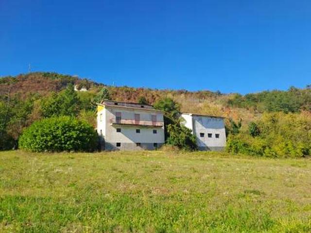 Villa in vendita a Prasco AL
