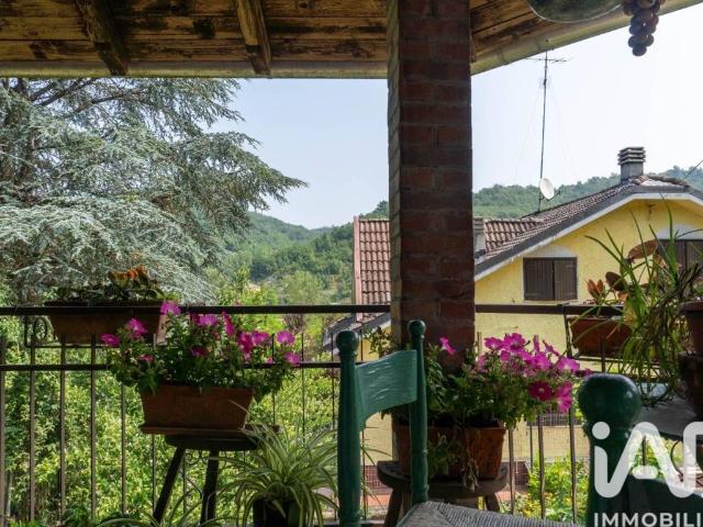 Villa in vendita a Prasco AL