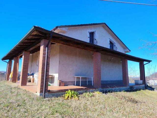 Villa in vendita a Prasco AL