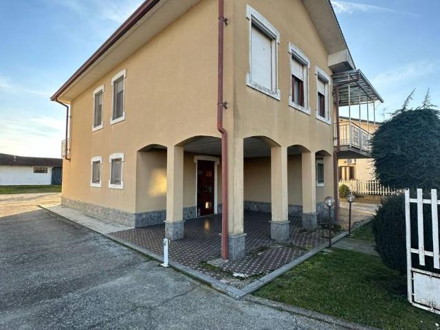 Villa in vendita a Prarolo VC