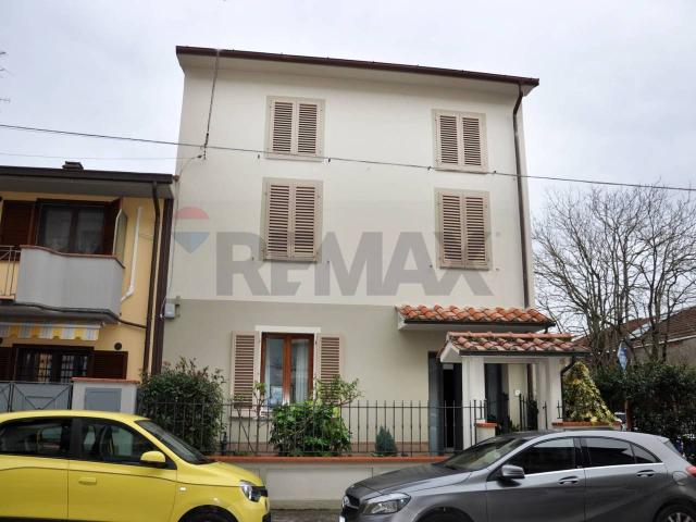 Casa indipendente in vendita a Prato