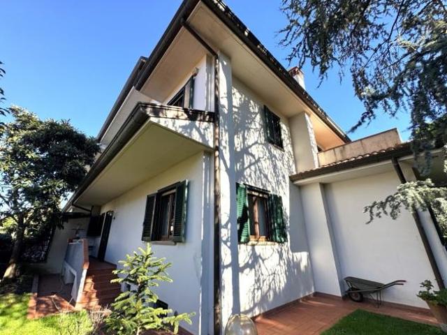 Villa in vendita a Prato