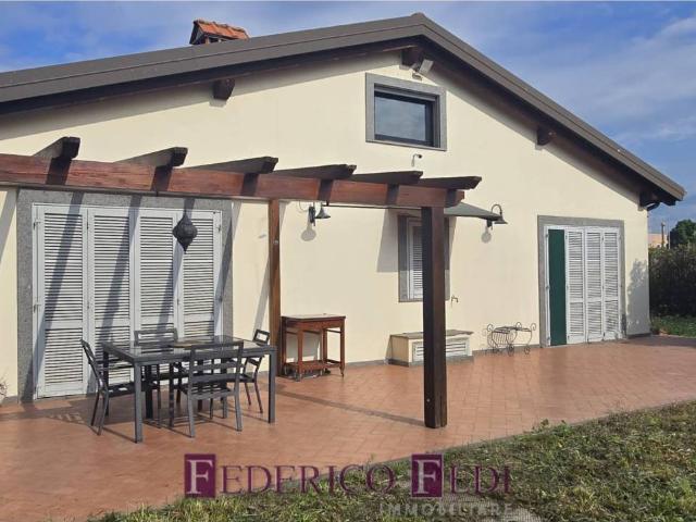 Villa in vendita a Prato PO