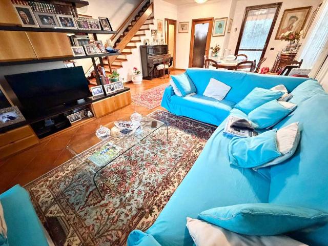 Villa in vendita a Prato PO