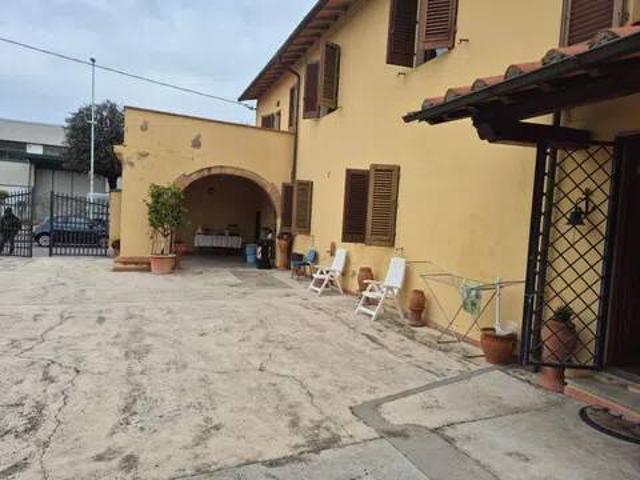 Villa in vendita a Prato PO