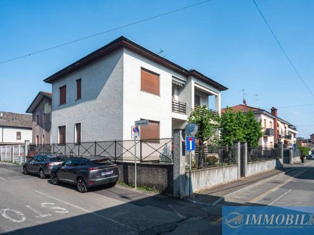 Villa in vendita a Pregnana Milanese MI