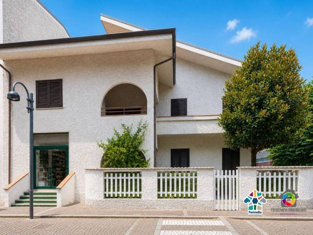 Villa in vendita a Pregnana Milanese MI