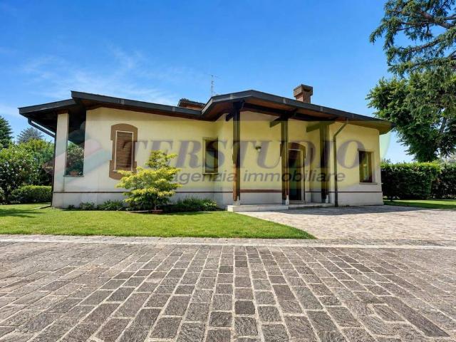 Villa in vendita a Presezzo BG