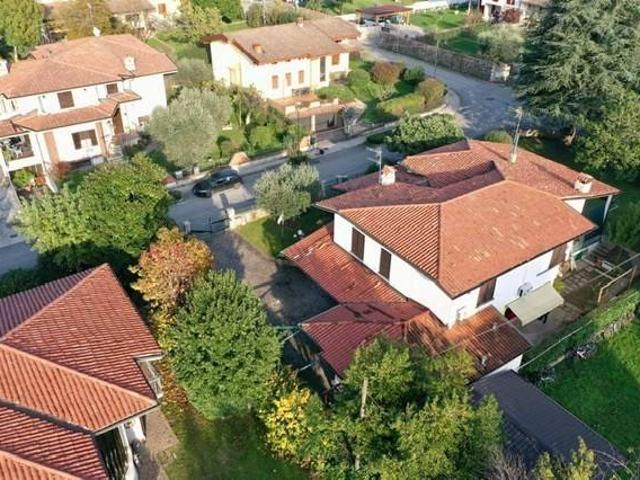 Villa in vendita a Prevalle BS